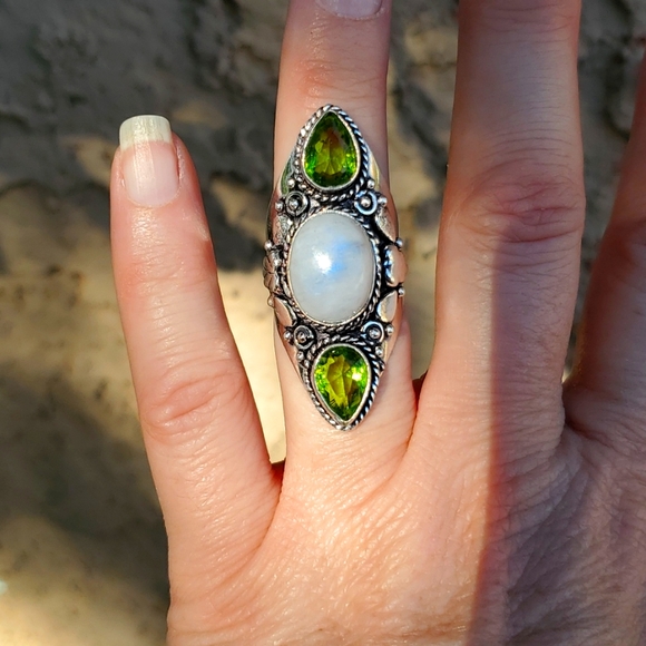 New Rainbow Moonstone & Peridot 925 Silver Statement Ring. - Picture 11 of 12